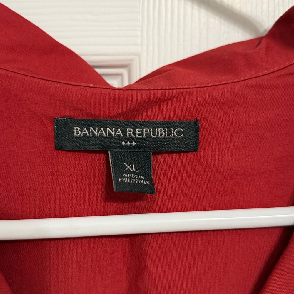 Banana Republic Vibrant Red Top - Picture 2 of 5